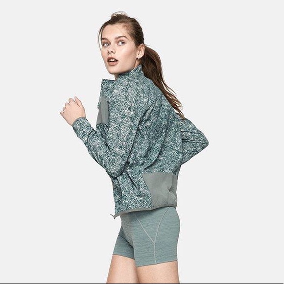 Outdoor Voices Jackets & Blazers - Outdoor Voices Fleet Jacket (XS in Green)